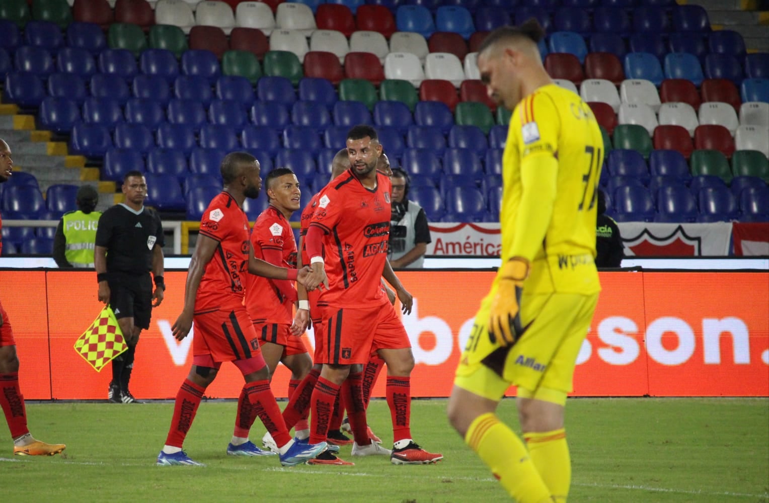 Imagen del partido entre América de Cali y Millonarios por la quinta fecha de los cuadrangulares semifinales del segundo semestre de la Liga colombiana 2023.