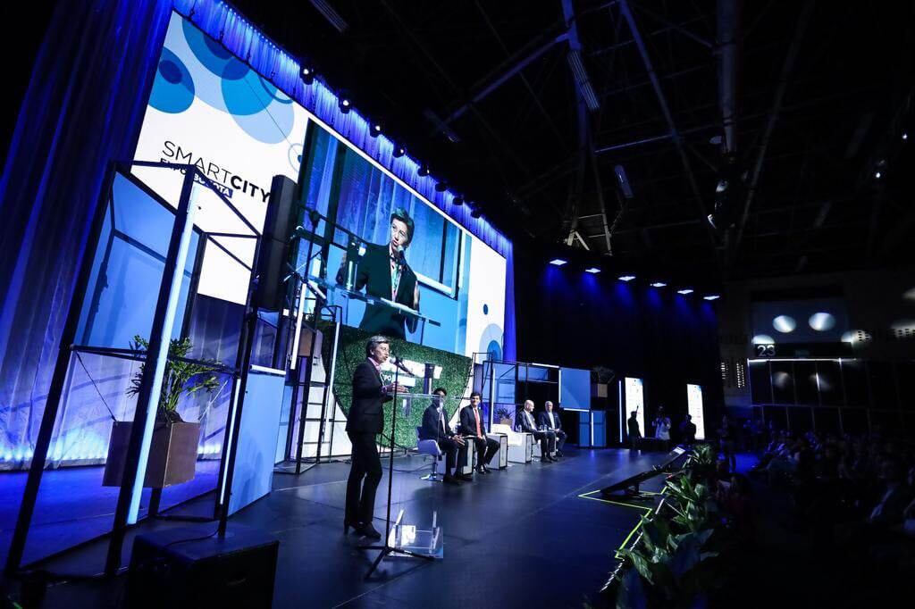 La alcaldesa Claudia López hizo el anuncio de Sinovac desde la instalación de Smart City Expo Bogotá