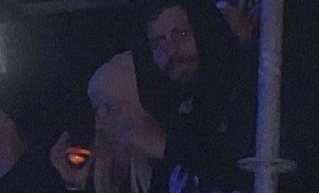 Gerard Piqué junto a una misteriosa mujer