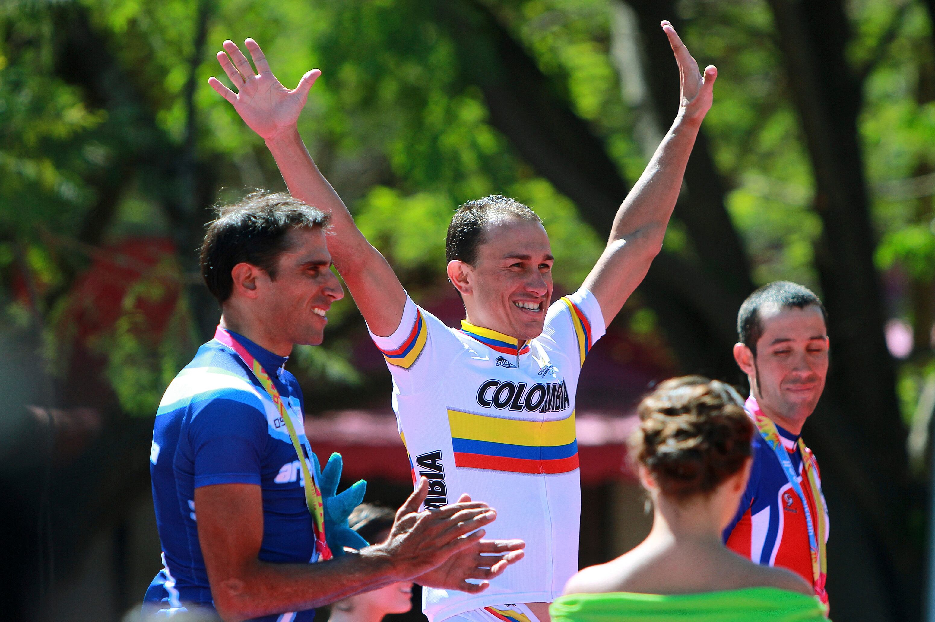 GUADALAJARA, MEXICO - OCTOBER 16: Marlon Perez of Colombia, gold medal of the Men's Time Trials Road Race during the 2011 XVI Pan American Games at Guadalajara Circuito and ruta on October 16, 2011 in Guadalajara, Mexico. (Photo by Hector Vivas/LatinContent via Getty Images)
