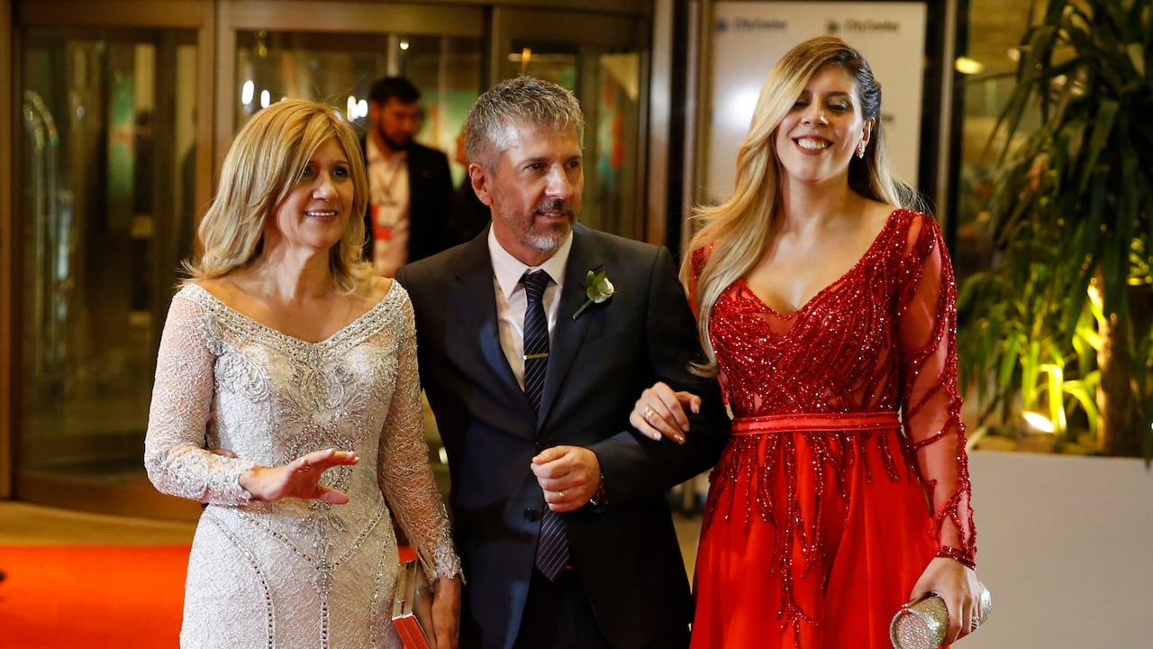 Matrimonio tiene que postergarse.