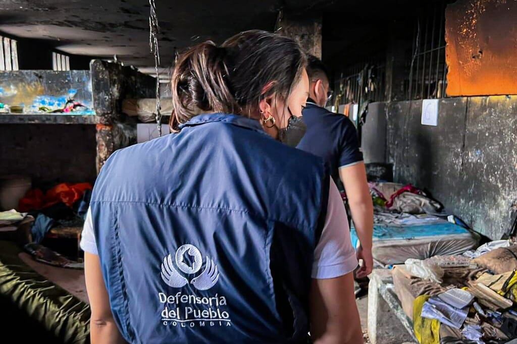 Durante la visita de seguimiento a las condiciones de derechos de la población privada de la libertad adelantada por la Defensoría del Pueblo se determinó que el hacinamiento persiste y alcanza un porcentaje del 24 %.