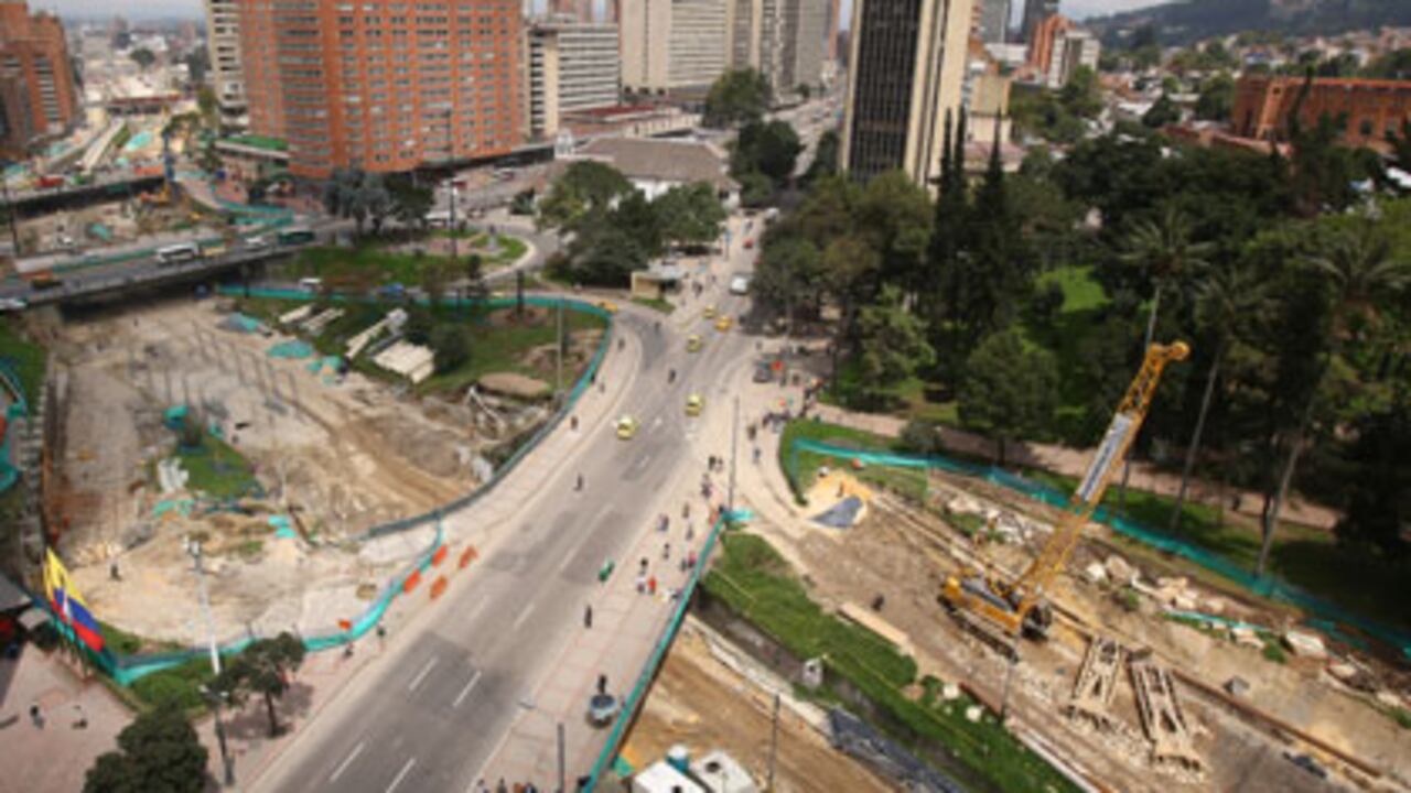 Las obras de la calle 26 tienen totalmente traumatizado el tránsito vehicular del centro de la capital.