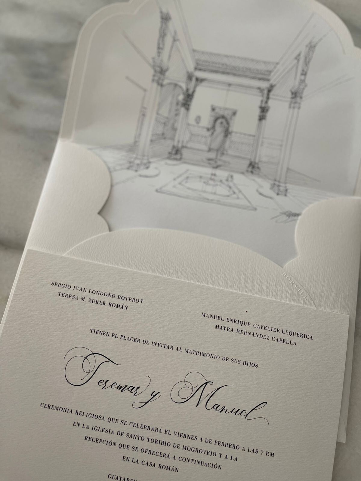 Casa Román, en el barrio de Manga, parece pausada en el tiempo. Sus azulejos fueron traídos en barco desde Europa con los que se construyó en 1929 uno de los edificios emblema neoárabe del Caribe colombiano.