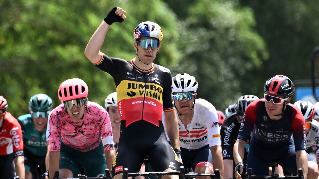 Van Aert se llevó la primera etapa.