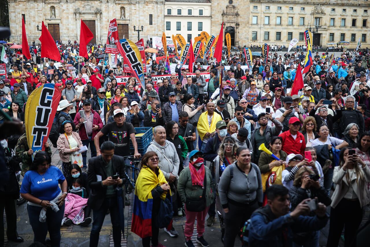 Cabildo abierto en la Plaza de Bolívar