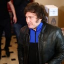 Milei acudió después del mediodía a su centro de votación en Buenos Aires,