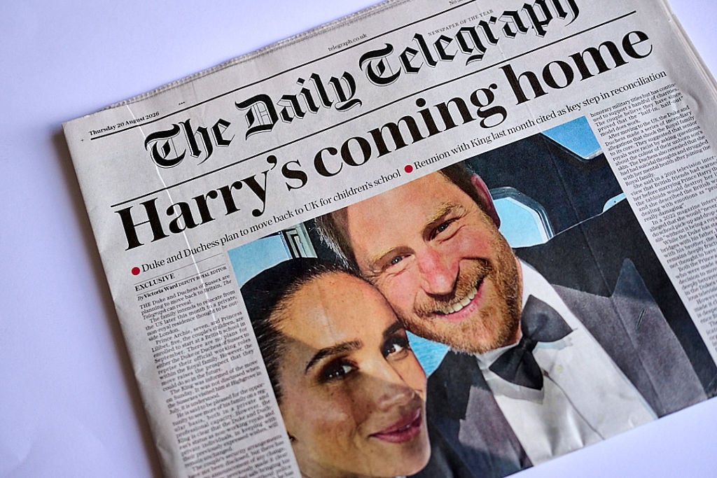 El Príncipe Harry y su esposa, Meghan Markle, volvieron a Reino Unido.