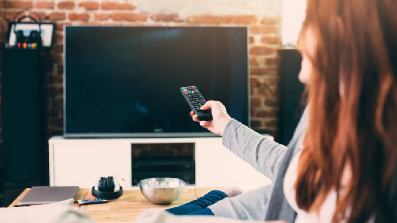 Mujer asegura ganar al mes más de un millón de pesos colombianos por ver Netflix (imagen de referencia).