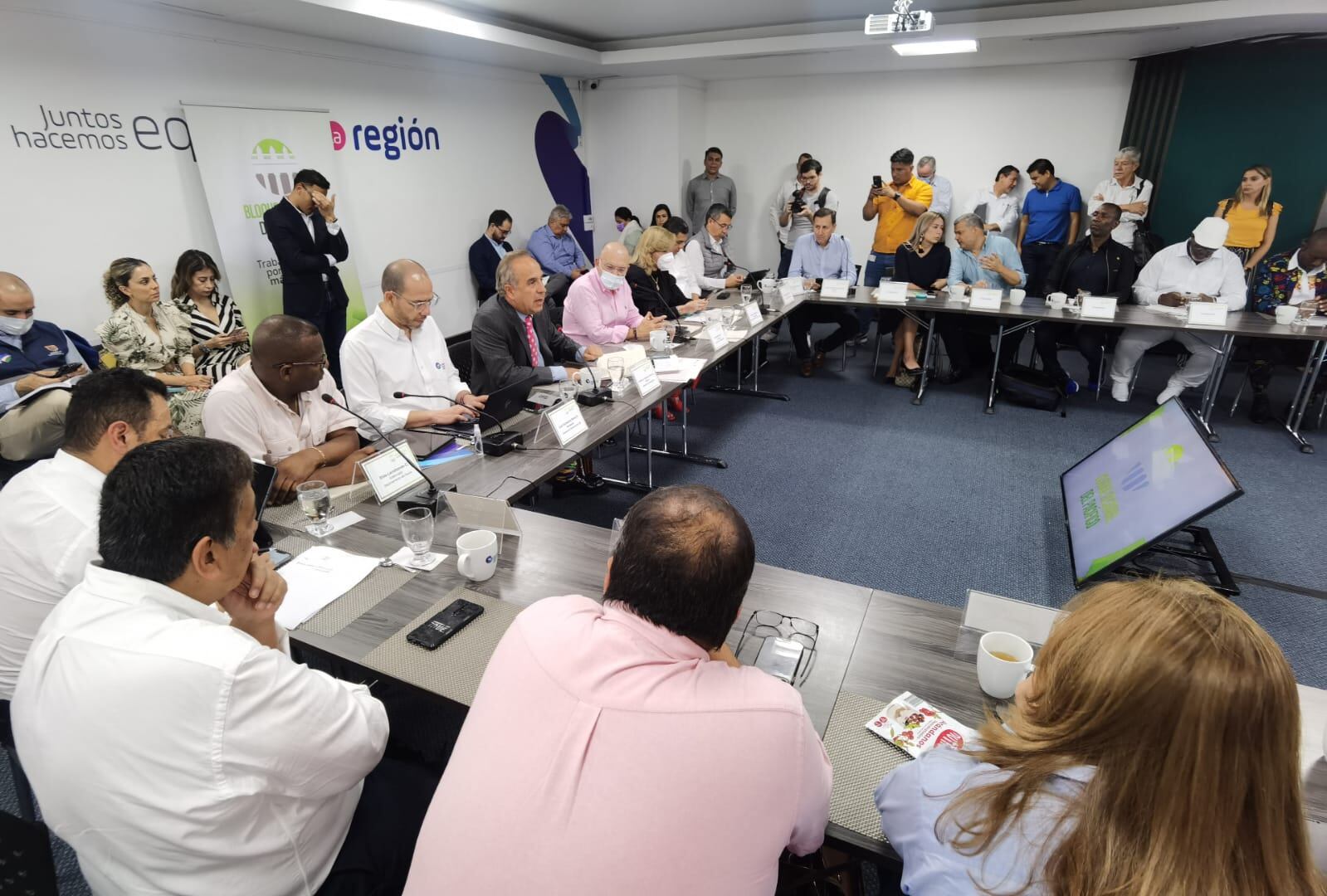 La bancada parlamentaria del pacífico se reunió con el Gobierno para buscar soluciones.