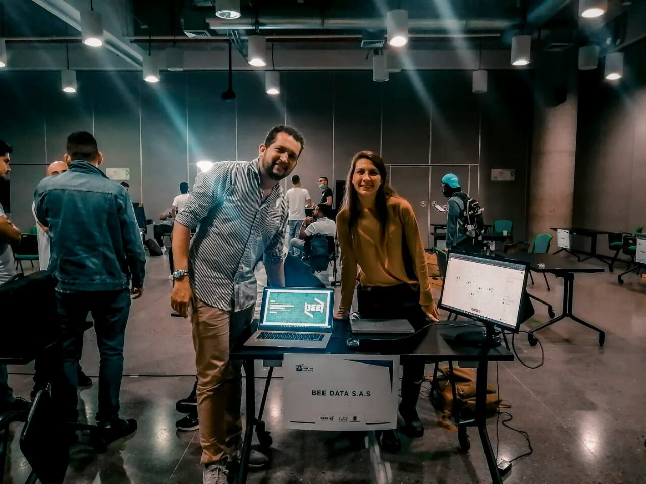 Bee mejorara la productividad, agilidad y efectividad en la toma de decisiones en las empresas.