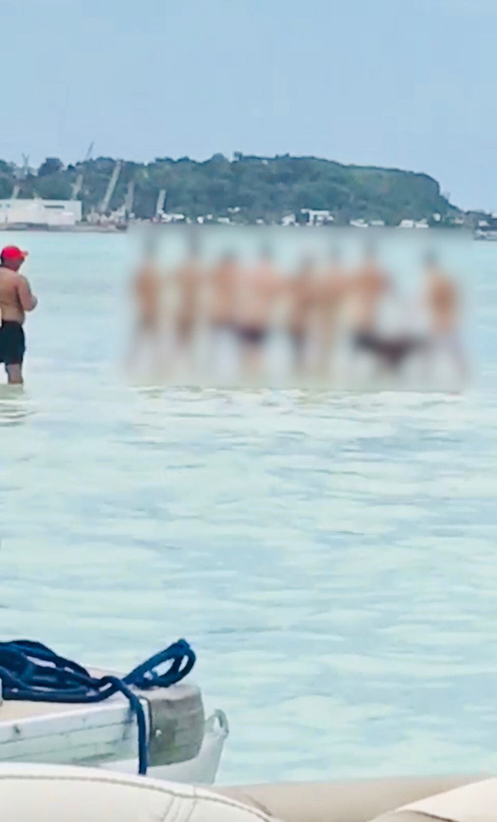 Turistas se desnudaron mientras departían en un sitio turístico de San Andrés.