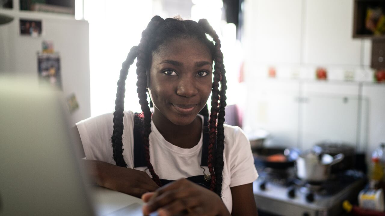 Con el regreso a los salones de clase, la Alcaldía de Villa Rica le entregó a todos los niños y jóvenes un seguro estudiantil en caso de que se contagien de coronavirus.