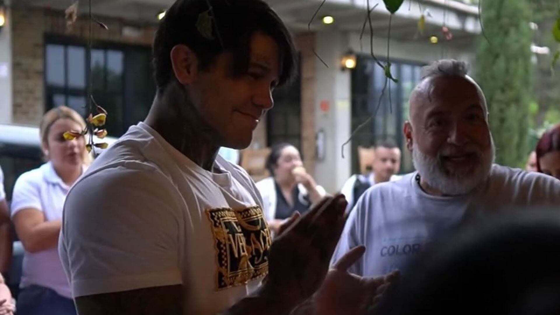 El influencer entregó infinidad de juguetes y aparatos tecnológicos. Foto: Instagram @yefersoncossio.