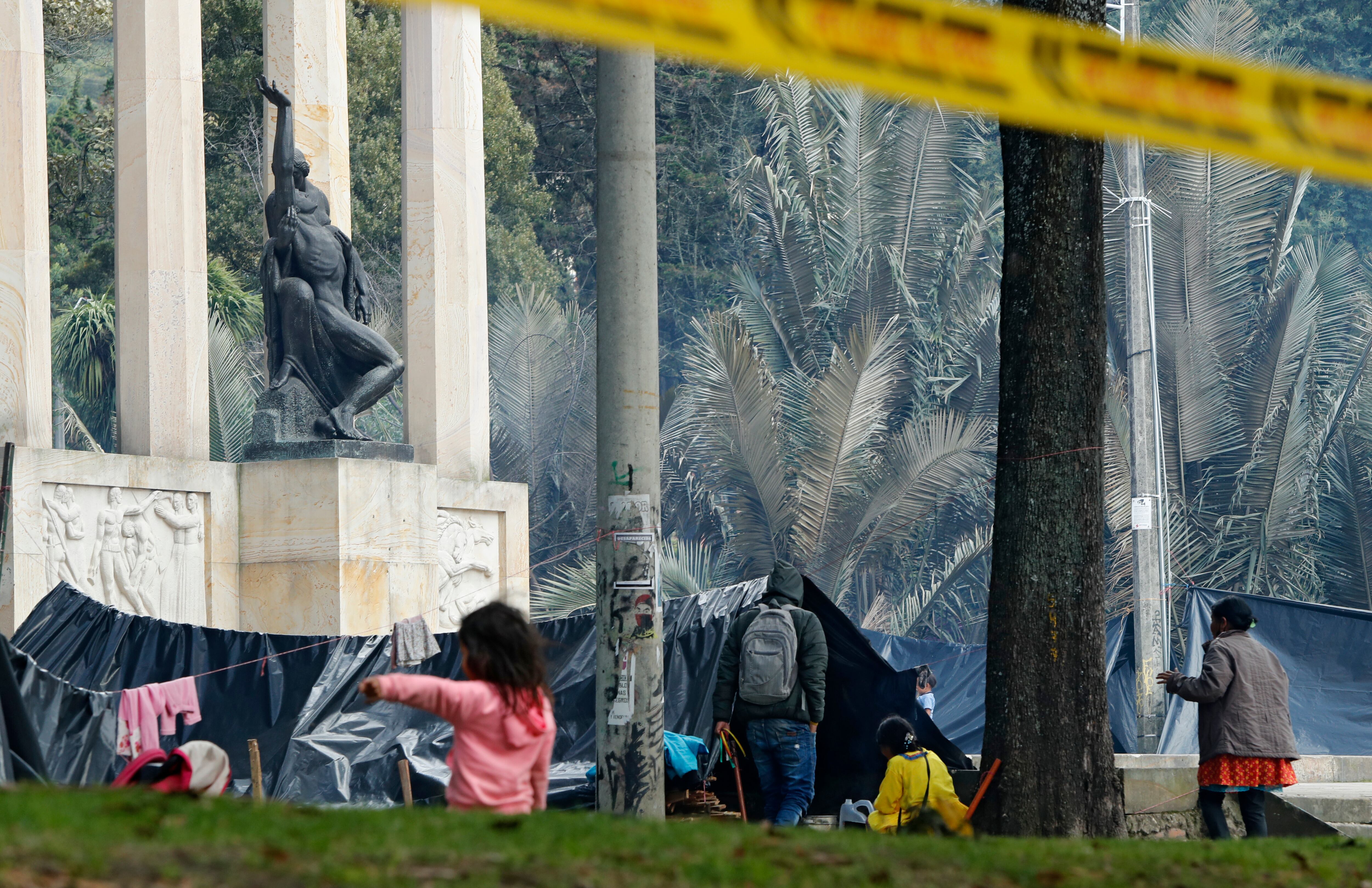Indígenas  Embera se  tomaron y armaron  cambuches  en el Parque Nacional de Bogotá, reclaman ayudas económicas del Gobierno Nacional y de la Alcaldía de la ciudad
Octubre 2 del 2021
Foto Guillermo Torres Reina / Semana