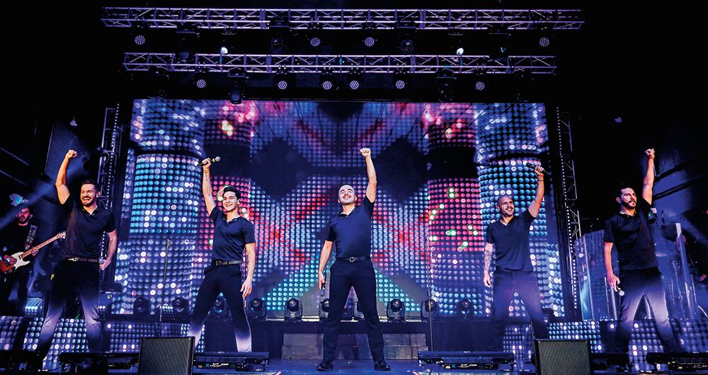 Cezán es una de las voces del espectáculo del Teatro Nacional Hombres a la plancha, en el que se reencontró con su carrera como cantante.