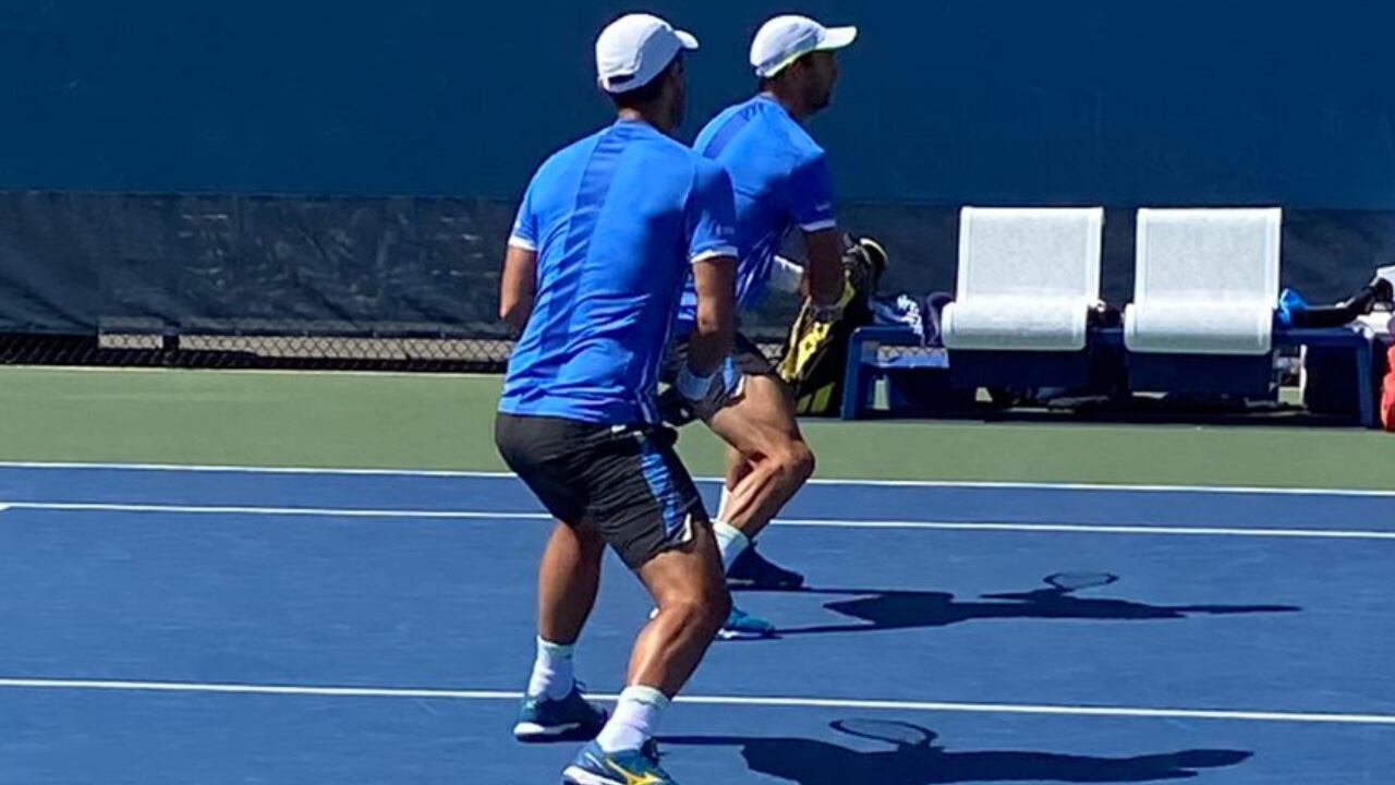 La pareja de dobles colombiana, Robert Farah y Juan Sebastián Cabal en acción en el US Open 2022