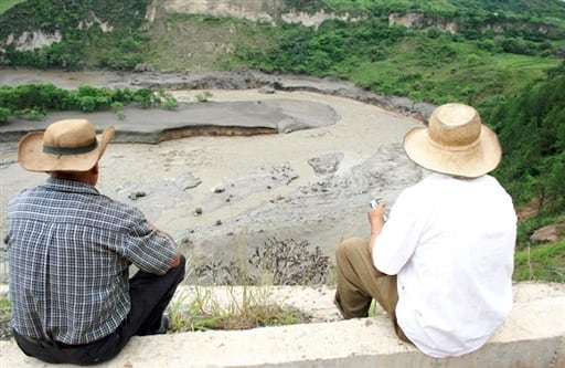 Desde la zona montañosa que rodea a Belalcázar, en el Cauca, han visto como el desbordamiento del río Páez dejó a su paso seis personas muertas, seis desaparecidos y 3.000 damnificados. 