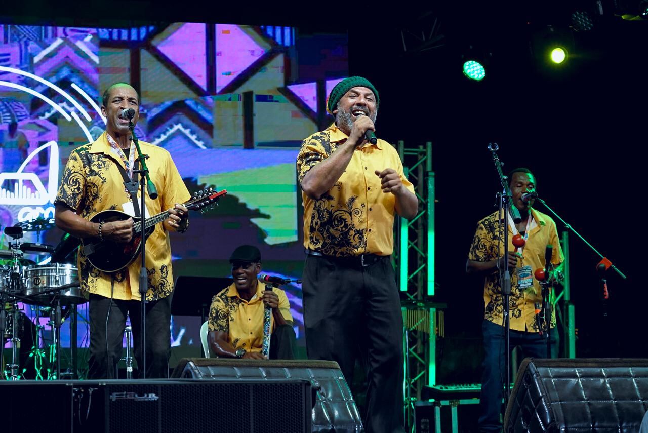 Familias, grupos de amigos, visitantes y turistas disfrutaron de un evento gratuito, seguro, vibrante y respetuoso, que además abrió oportunidades para los hoteleros, emprendedores, artesanos y comerciantes de la isla.