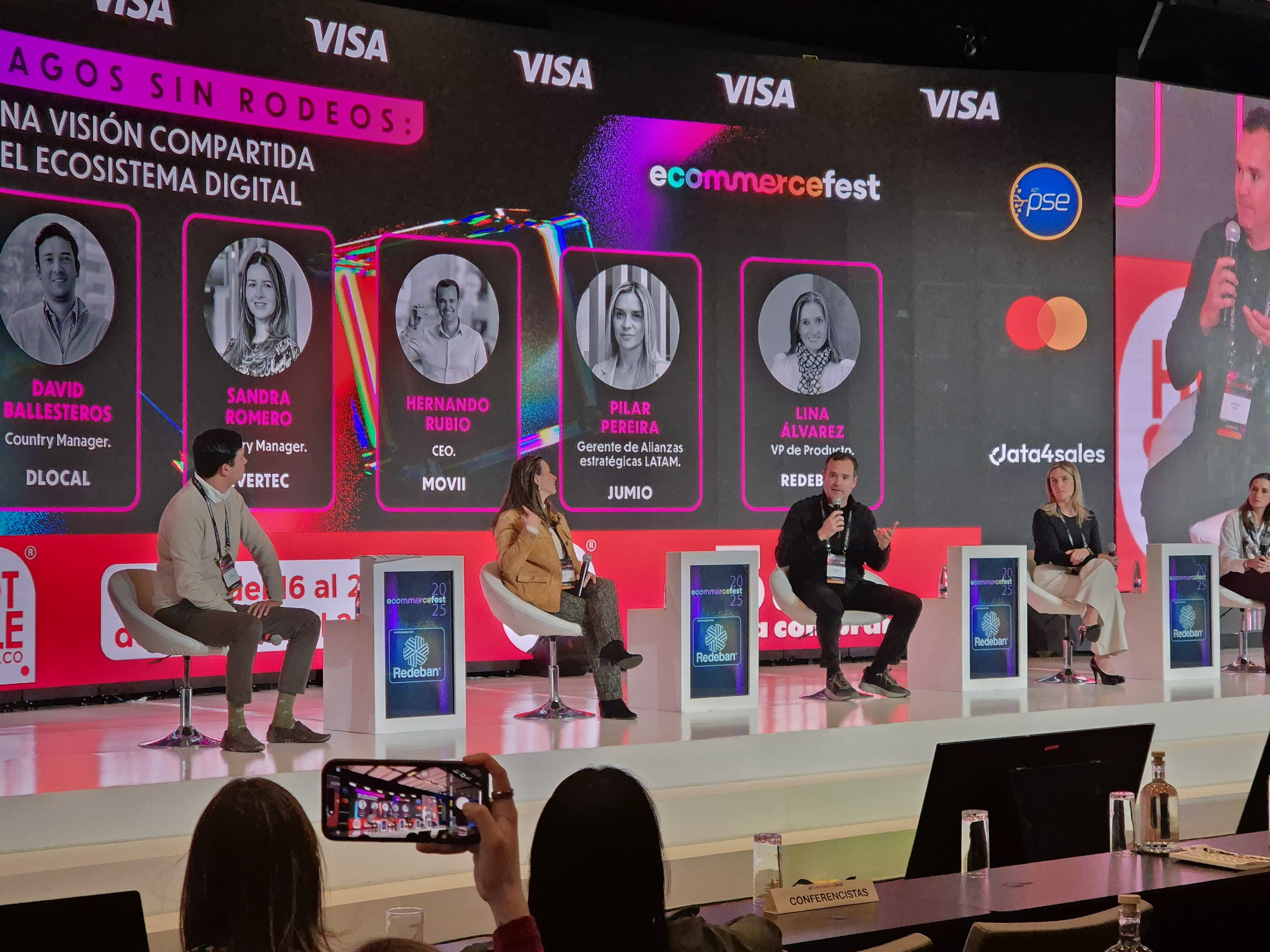 Panel de expertos durante la primera edición del eCommerceFest, realizado en Bogotá.