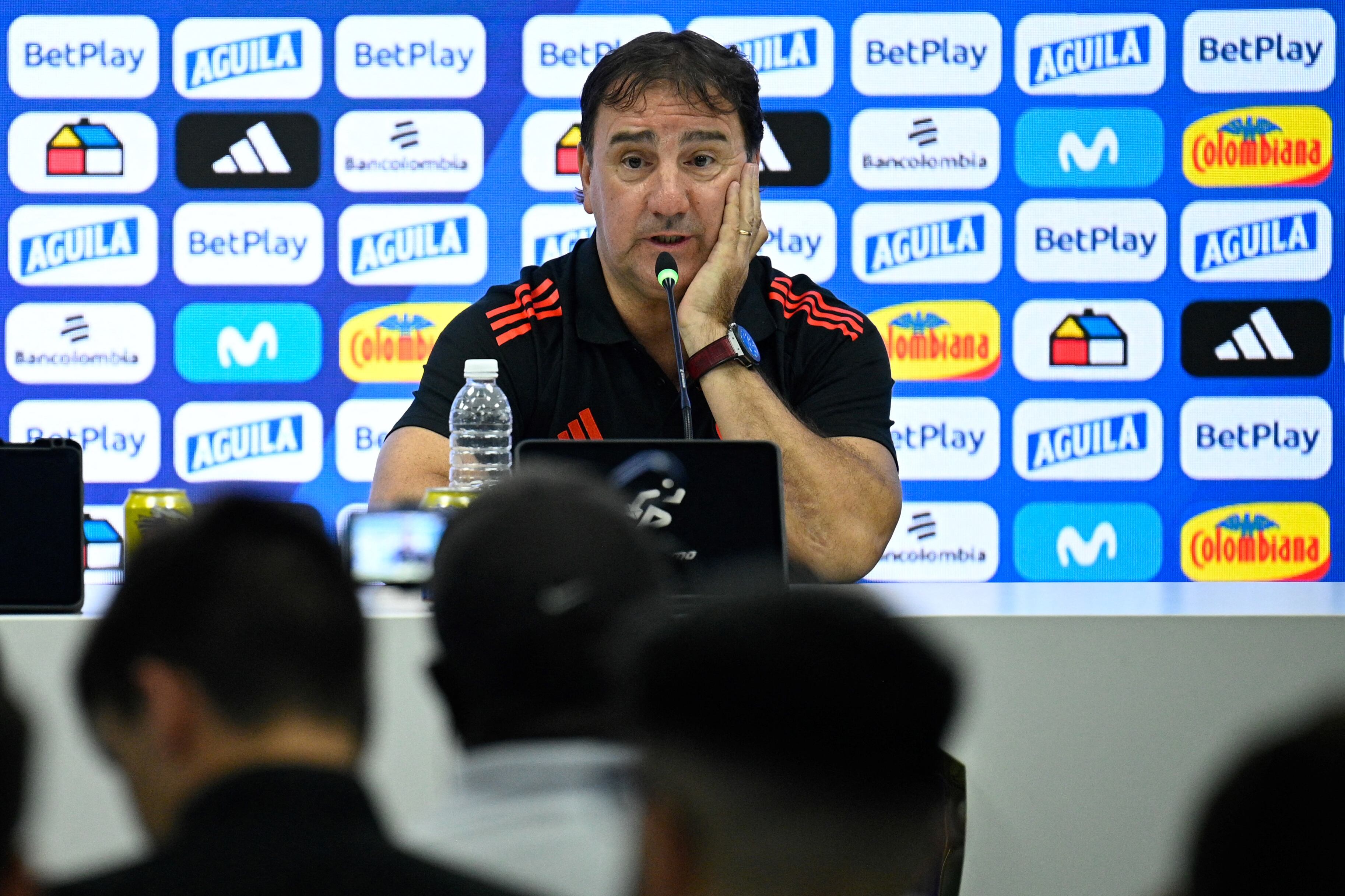 Colombia's coach Argentinean Nestor Lorenzo speaks during a press conference in Ezeiza, Buenos Aires province, on November 14, 2024, ahead of the FIFA World Cup 2026 qualifier football match against Uruguay in Montevideo on November 15. (Photo by LUIS ROBAYO / AFP)