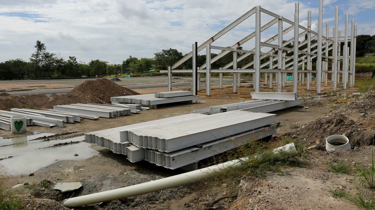 Obras inconclusas de los escenarios deportivos para los juegos nacionales programados para el 2015 y no se pudieron realizar por el incumplimiento de los constructores
Ibague 20 Abril 2016
Foto Daniel Reina Romero
Revista Semana