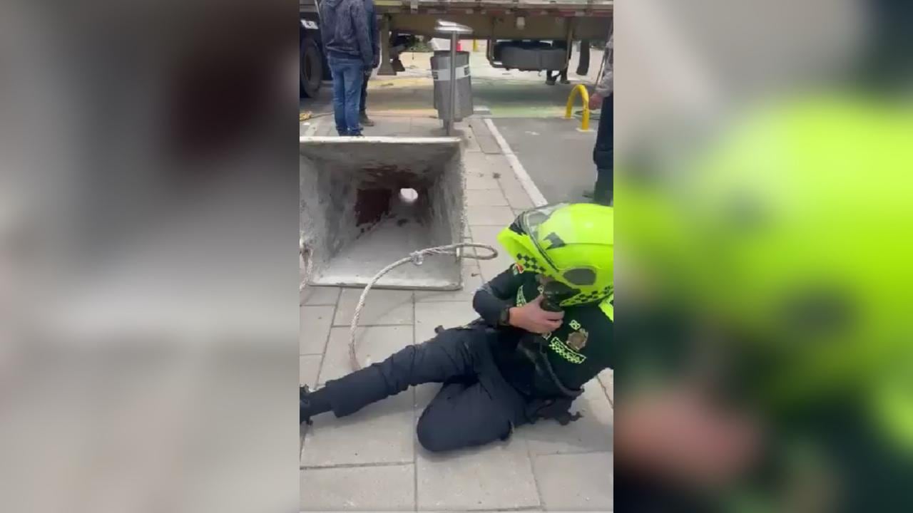 Uniformado herido en la calle 116.