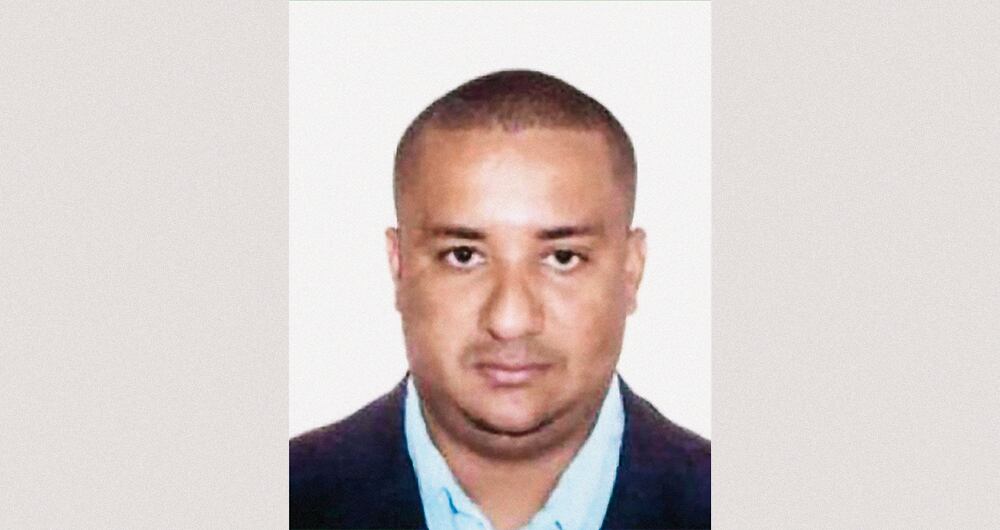  Jobanis de Jesús Ávila Villadiego es el máximo cabecilla del Ejército Gaitanista de Colombia (EGC). Estados Unidos lo incluyó en la Lista Clinton y sus agentes lo persiguen por cielo y tierra. Él heredó el poder que construyó alias Otoniel y se ha encargado de extenderlo por varios departamentos de Colombia.