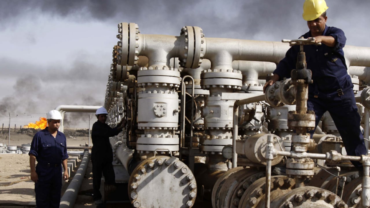 La decisión de la Opep de no disminuir su producción hizo que le precio del crudo bajara hasta niveles no vistos en los últimos años.