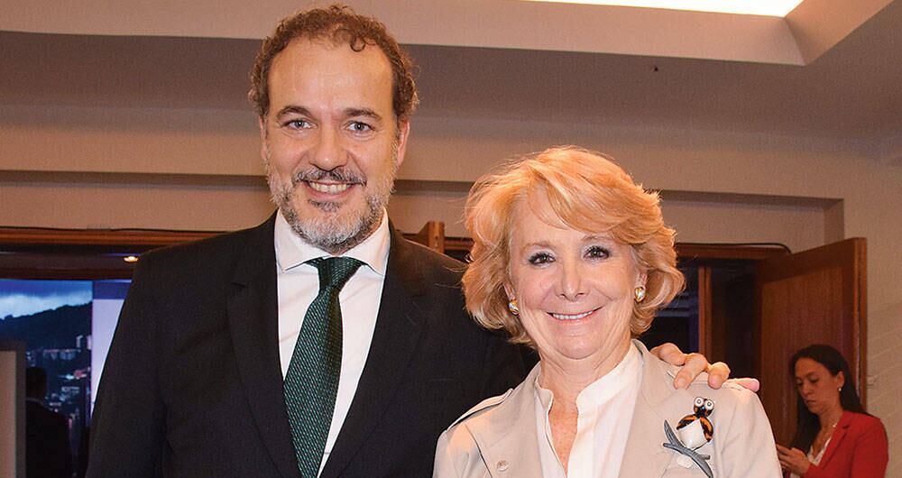 Mateo Hernández y Esperanza Aguirre.