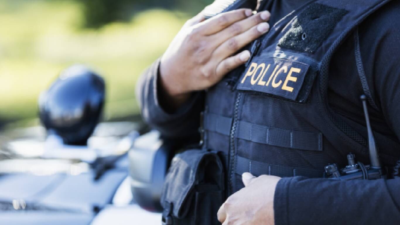 Policías de California acudieron al llamado que hicieron al 911, que al parecer lo hizo un mono de un zoológico. Imagen de referencia. Foto: Getty Images.