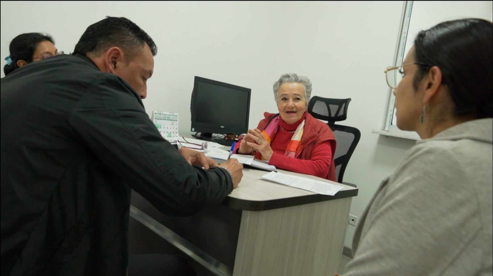 Las personas que ya cuenten con una demanda o tutela elaborada también pueden acceder a este servicio para radicar sus documentos ante la Rama Judicial.