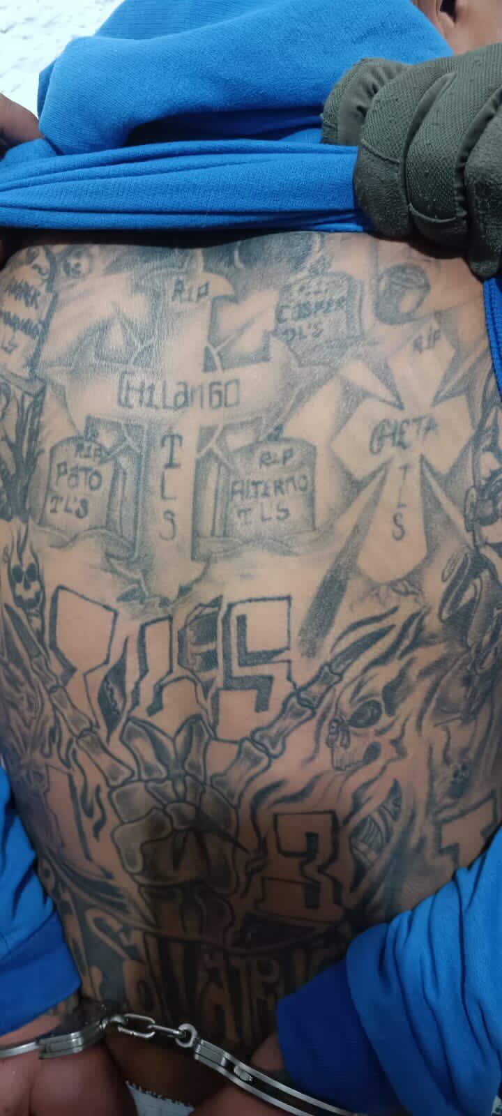 Los tatuajes fueron un factor clave para la identificación de alias Snyder.