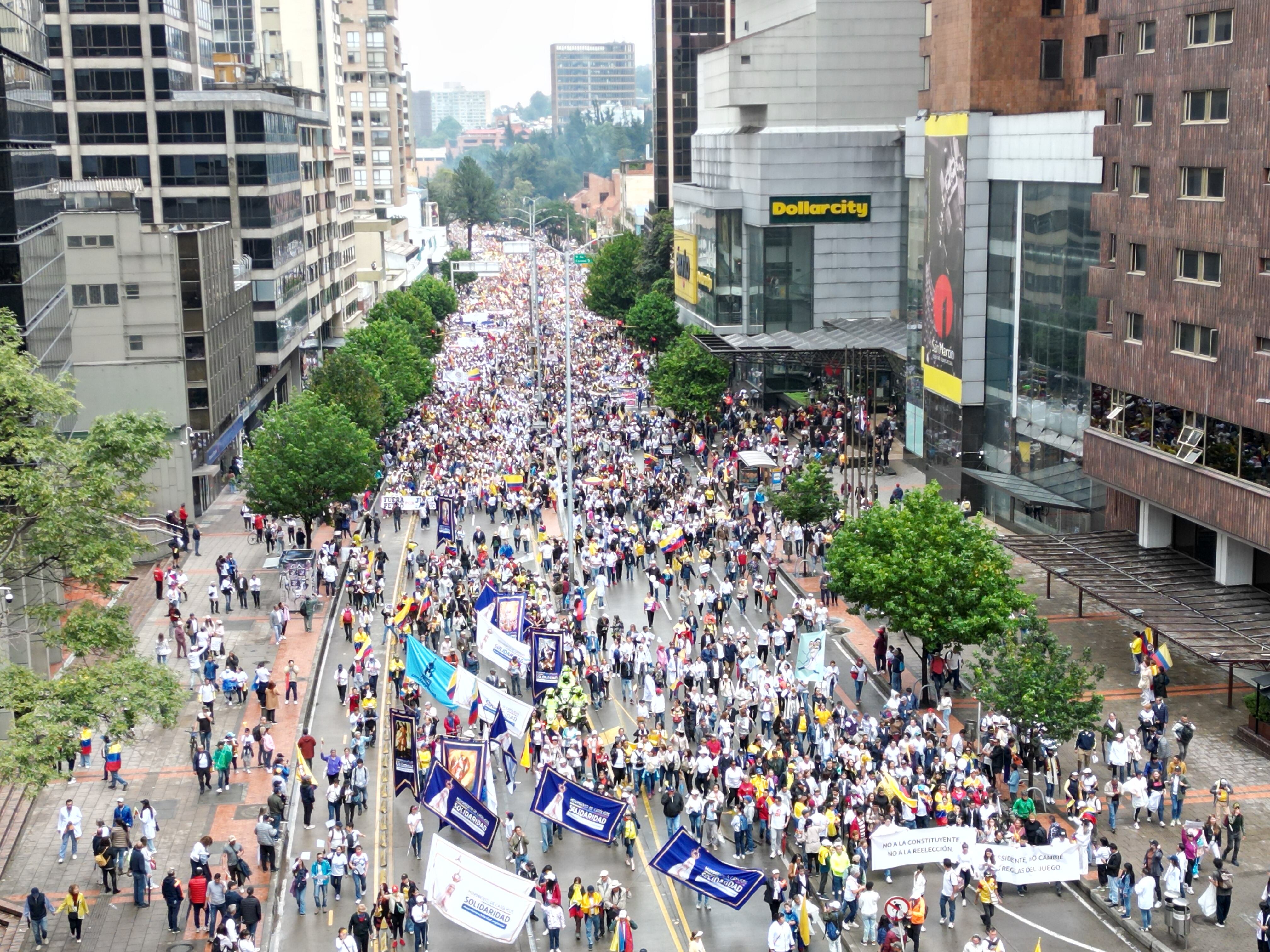 MARCHA 21 DE ABRIL EN CONTRA DEL GOBIERNO DE GUSTAVO PETRO BOGOTÁ