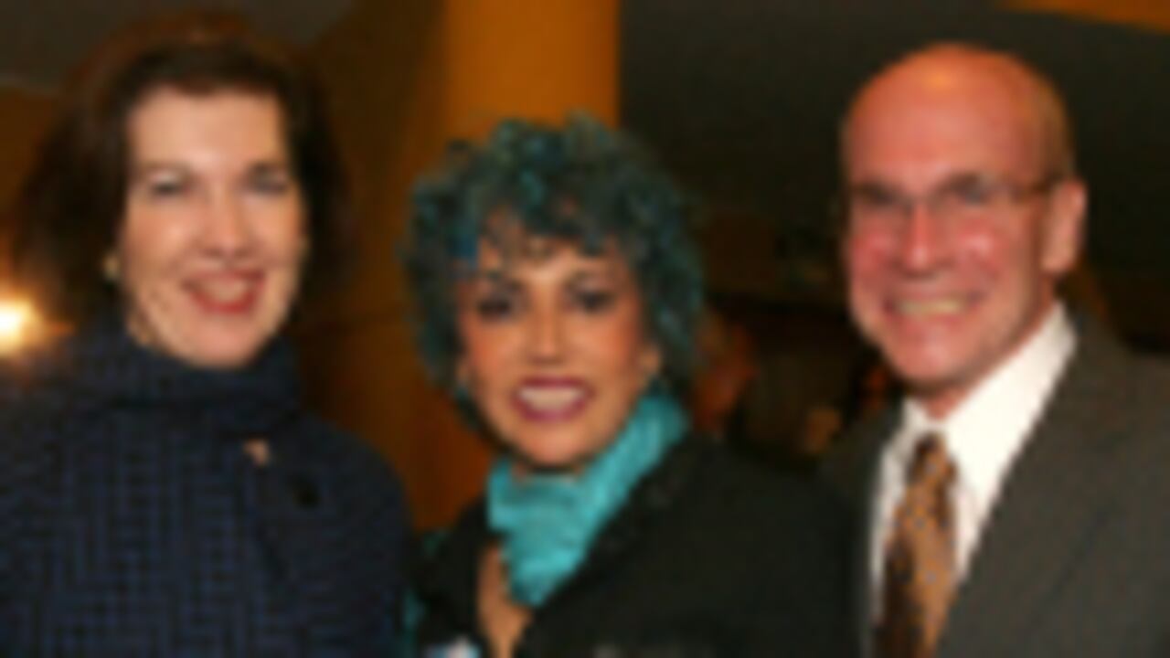 Linda González, Ana Martha de Pizarro y Michael McKinley.