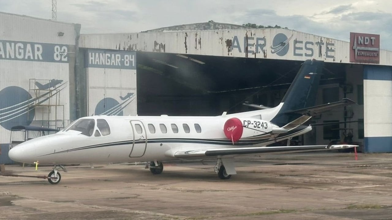 El avión se estrelló tras perder contacto con el control de tráfico.