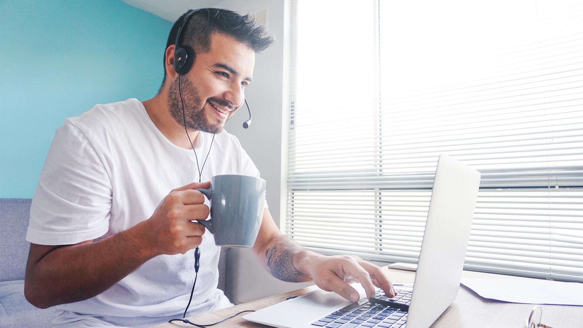 NO USAR, USO EXCLUSIVO MEJOR COLOMBIA, Especial BPO, Intro