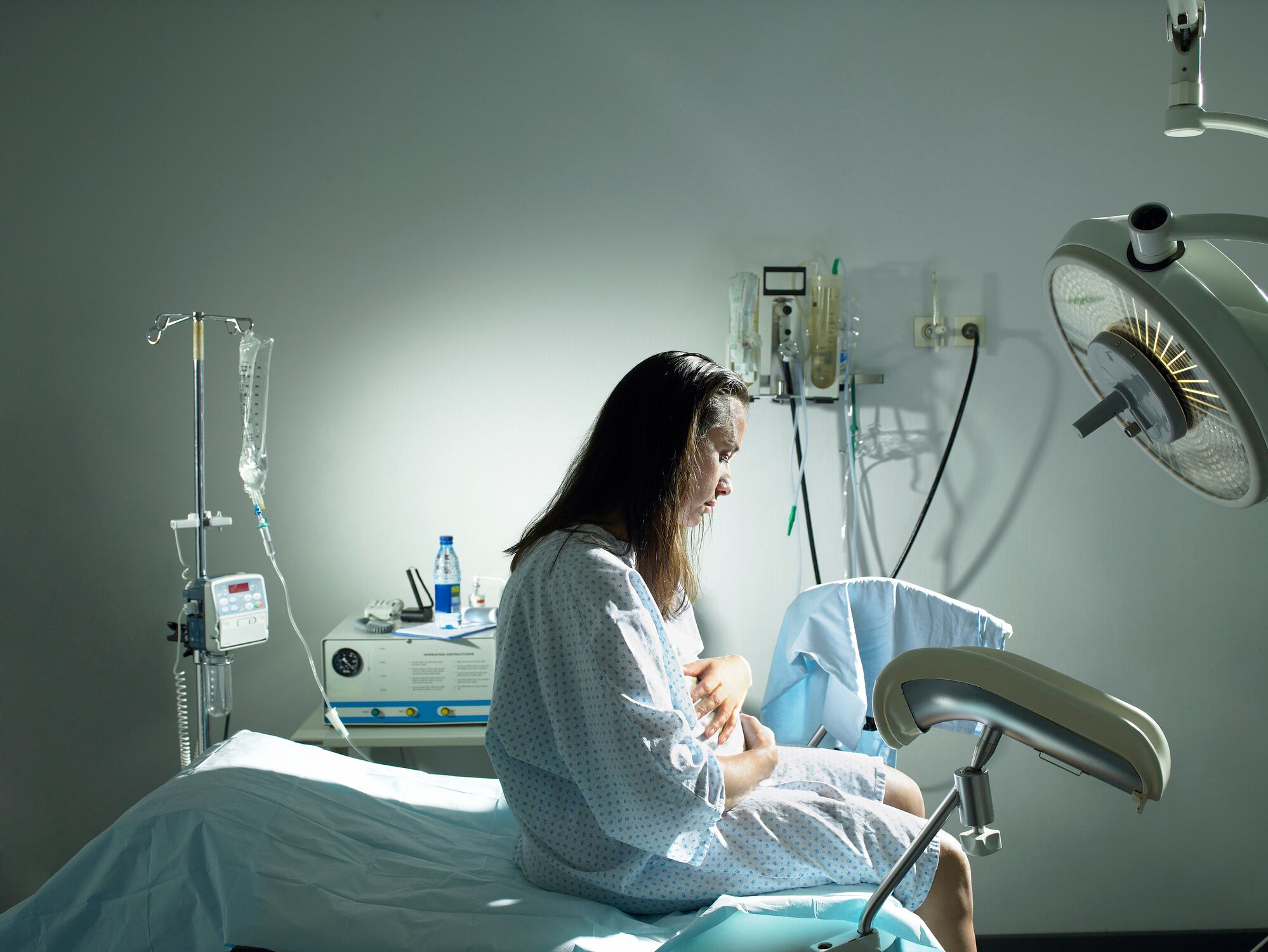 Elene Deisadze y Anna Panchulidze se encuentran tras descubrir que son hermanas gemelas, separadas al nacer y reunidas gracias a un test de ADN.