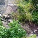 En Dabeiba, municipio del occidente de Antioquia, más de 8.000 habitantes están incomunicados por la caída de un puente, a causa de las fuertes lluvias que no cesan en el departamento.