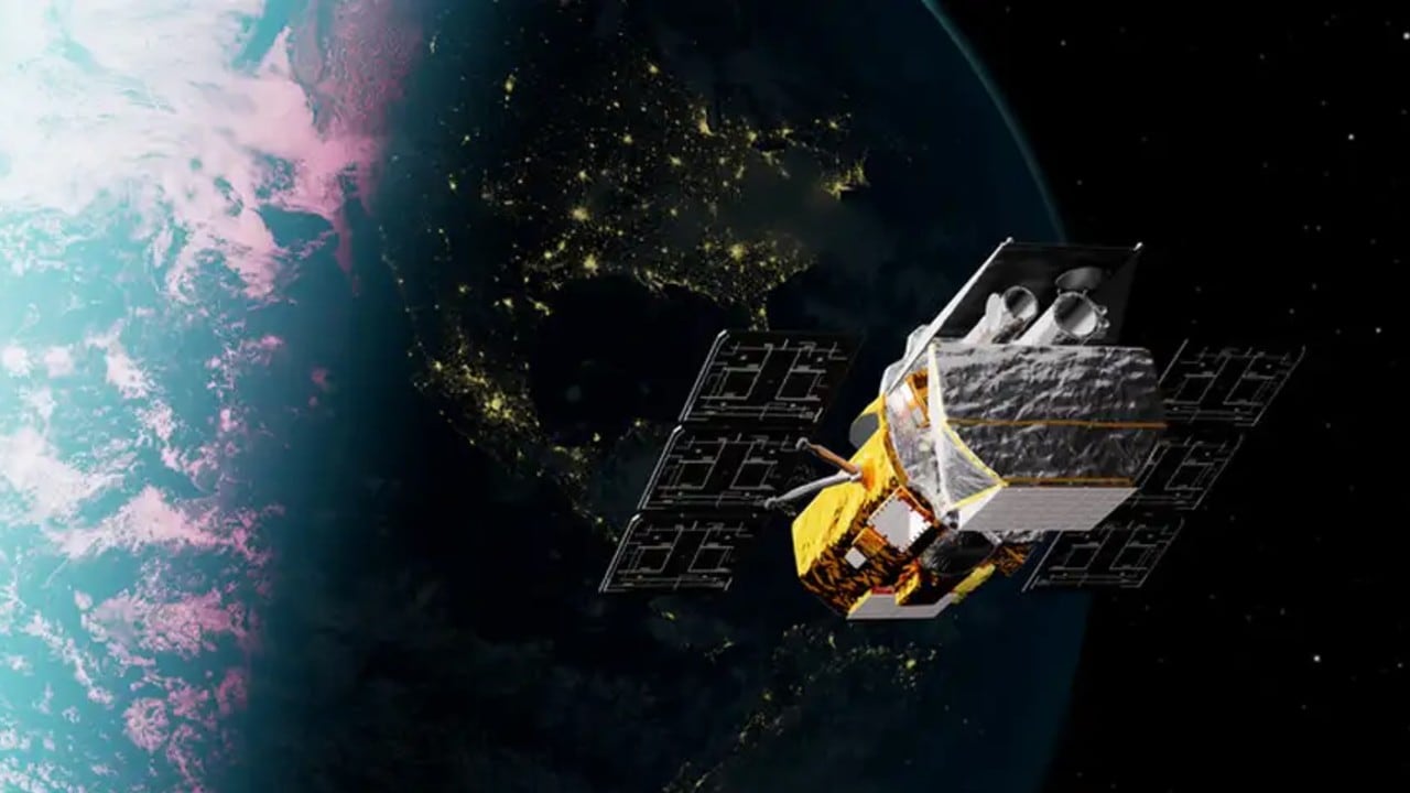El telescopio espacial Swift orbitó la Tierra durante dos décadas de observaciones científicas.