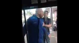 El conductor se salió de casillas y decidió no manejar más el bus.