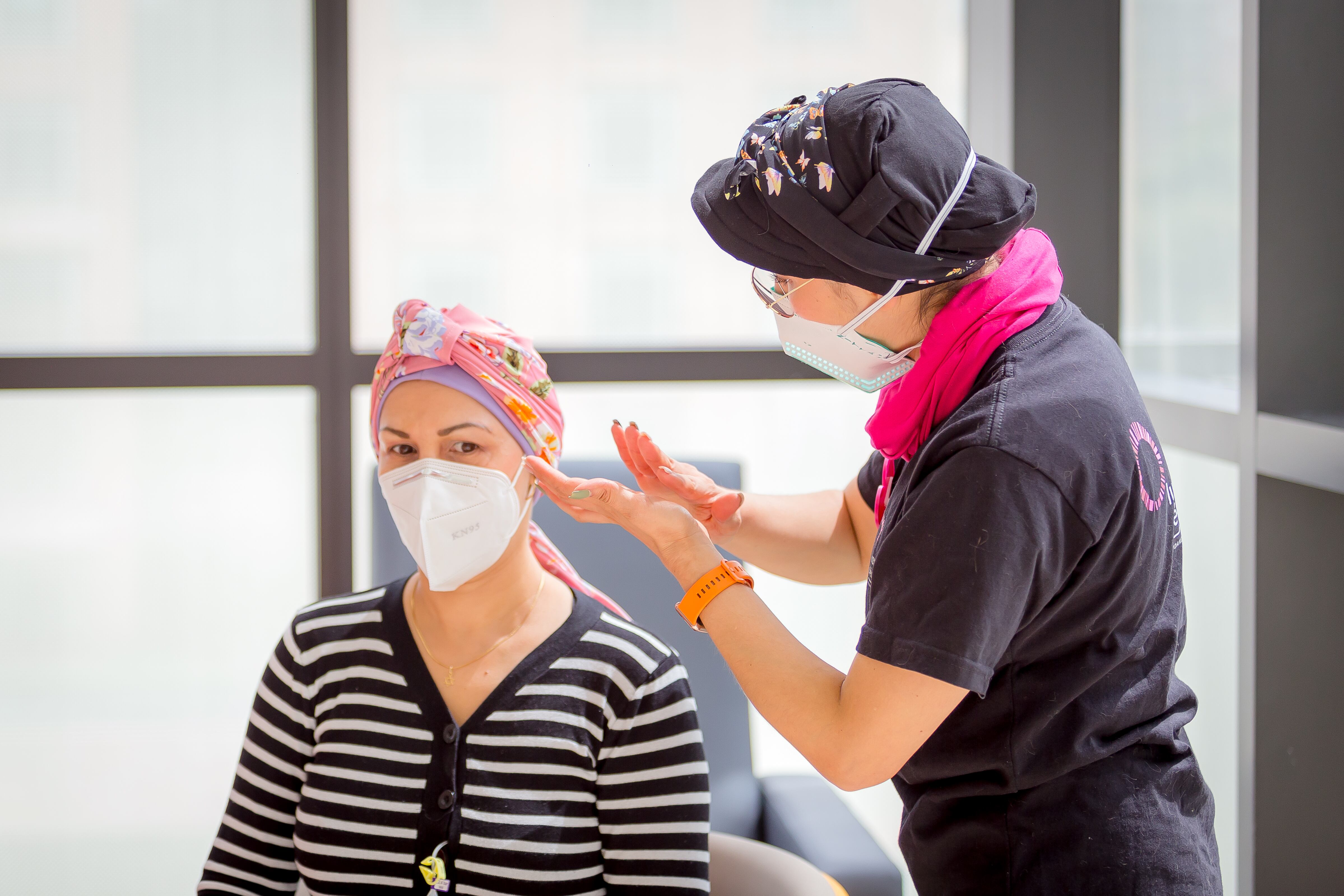 Luzca bien, siéntase mejor, programa dirigido a mujeres con cáncer