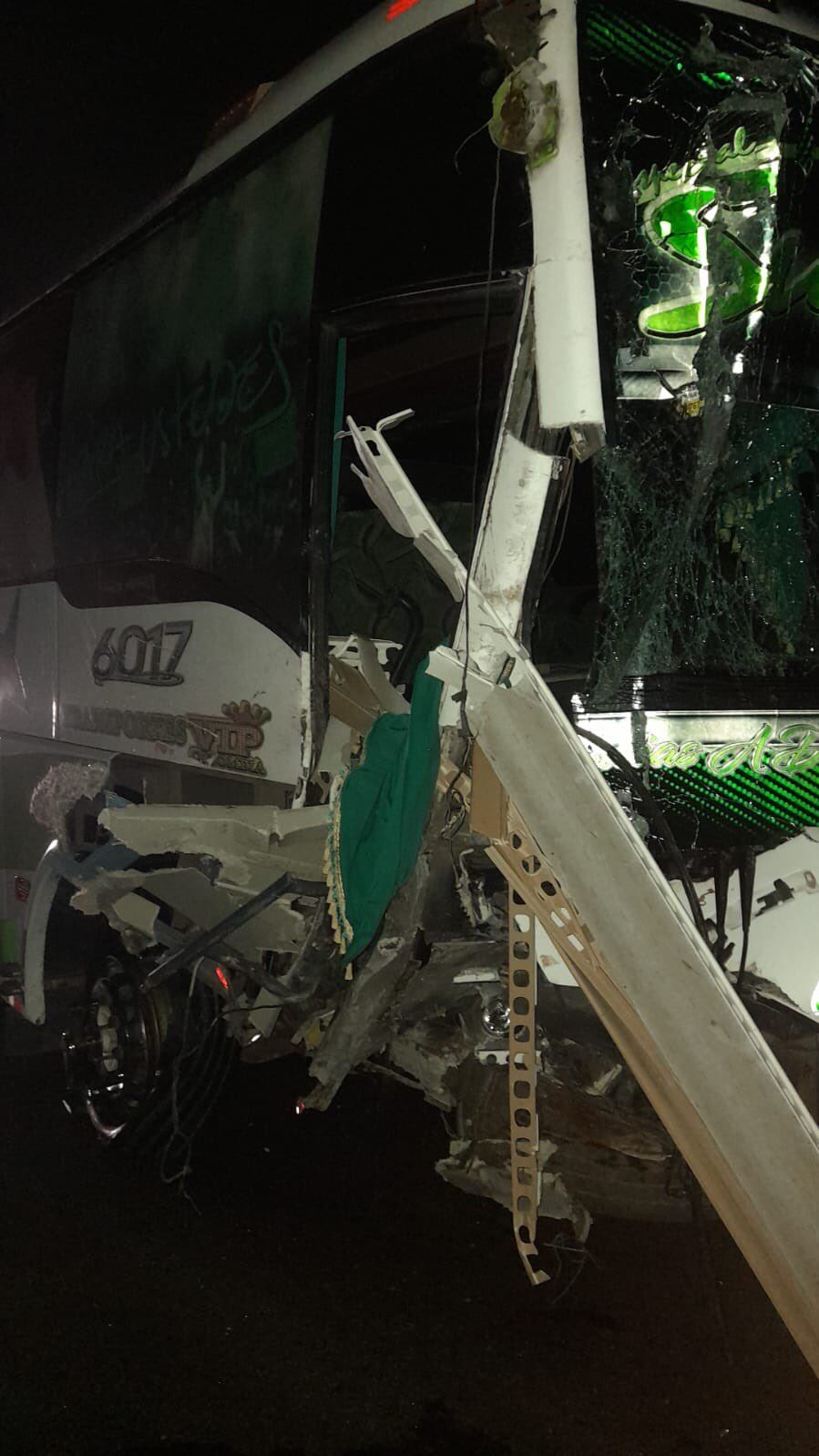 Así quedó el bus de la agrupación del hijo de Diomedes Díaz.