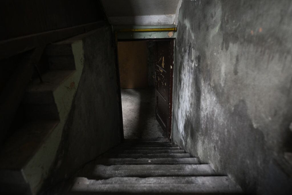 OSWIECIM, POLONIA - 26 DE ENERO: Una vista del sótano de la Casa 88, la antigua residencia del comandante de Auschwitz, Rudolf Hoss, el 26 de enero de 2025 en Oswiecim, Polonia. La casa del comandante de Auschwitz durante la Segunda Guerra Mundial, Rudolf Hoss, se abre por primera vez a los visitantes. La casa fue el tema de la película "La zona de interés". (Foto de Omar Marqués/Getty Images)