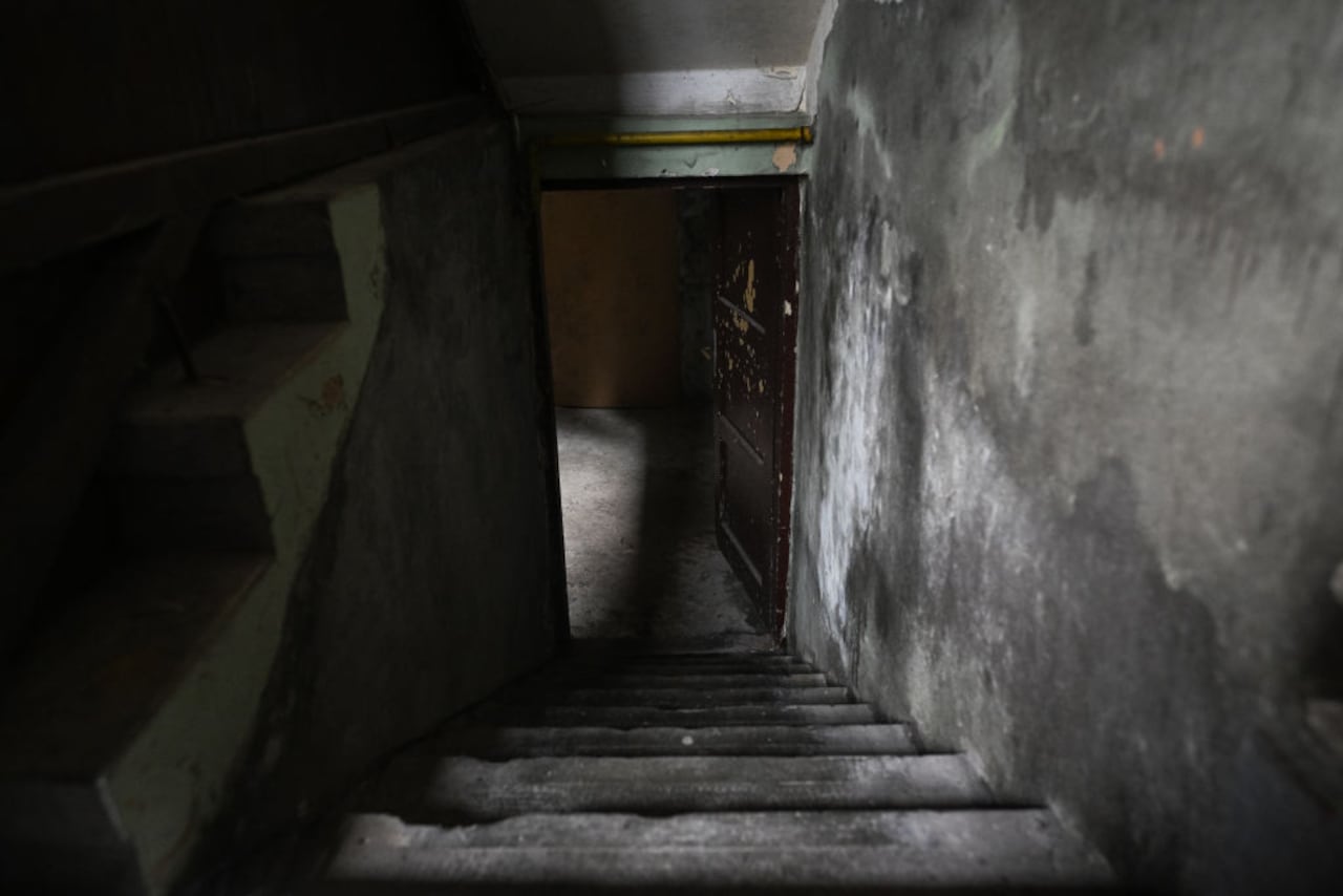 OSWIECIM, POLONIA - 26 DE ENERO: Una vista del sótano de la Casa 88, la antigua residencia del comandante de Auschwitz, Rudolf Hoss, el 26 de enero de 2025 en Oswiecim, Polonia. La casa del comandante de Auschwitz durante la Segunda Guerra Mundial, Rudolf Hoss, se abre por primera vez a los visitantes. La casa fue el tema de la película "La zona de interés". (Foto de Omar Marqués/Getty Images)