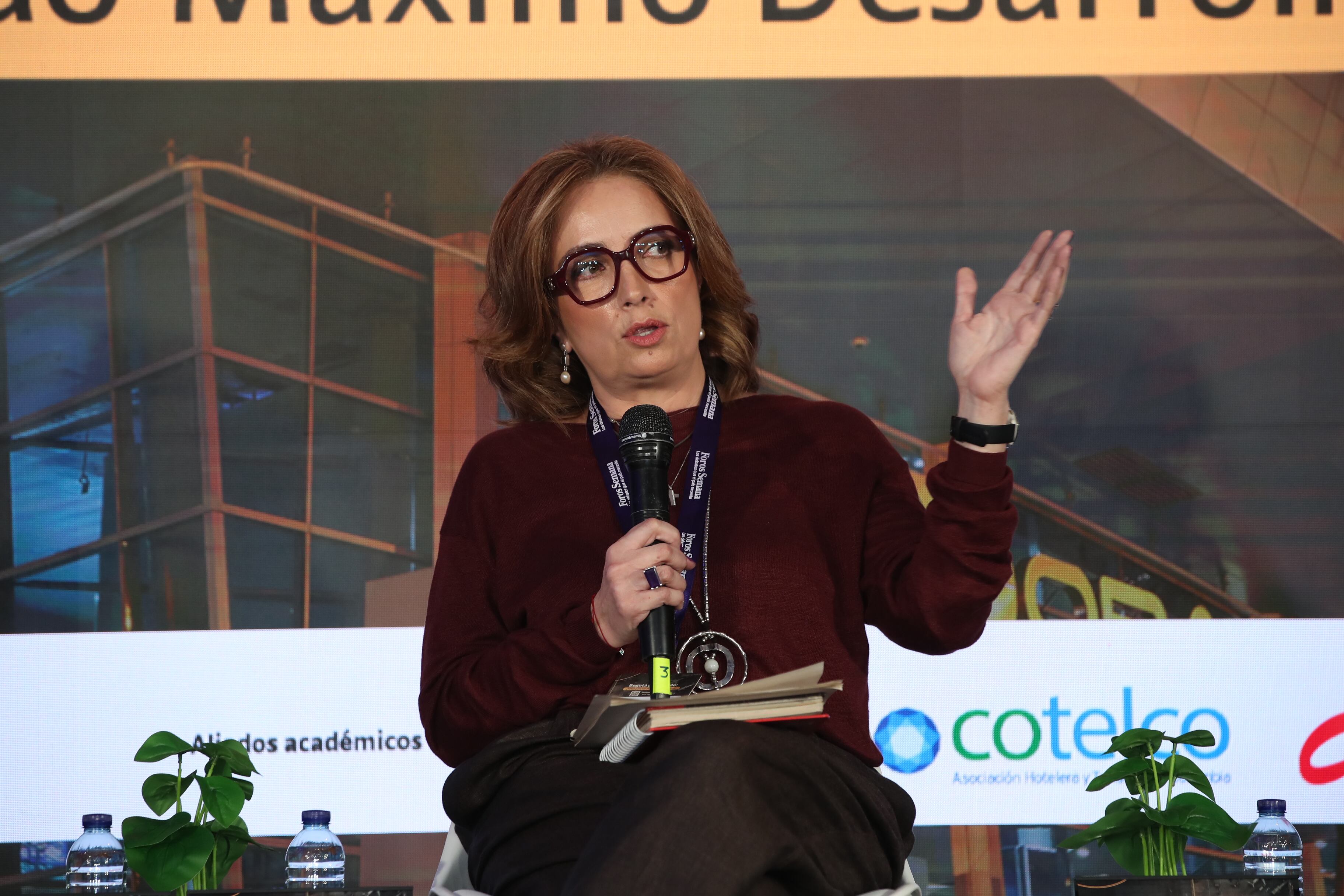 Foro ‘Bogotá y El Dorado: ¿listos para ser el hub de las Américas?’
Miércoles 21 de mayo de 2025

 DEBATE | Análisis del proyecto El Dorado Máximo Desarrollo

Santiago Carvajal
Gerente del Proyecto Bogotá Ciudad Aeropuerto
Ilva Restrepo Arias
Socia fundadora de Restrepo Arias Consultoría Legal y especialista en temas aeronáuticos
Sergio París Mendoza
Exdirector de Aeronáutica Civil
Juan Esteban Villa
Presidente de la Asociación Colombiana de Aviadores Civiles (Acdac)
Modera: Carlos Enrique Rod