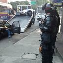 Uno de los operativo de control al transporte informal en la Cra.80, en Medellín.