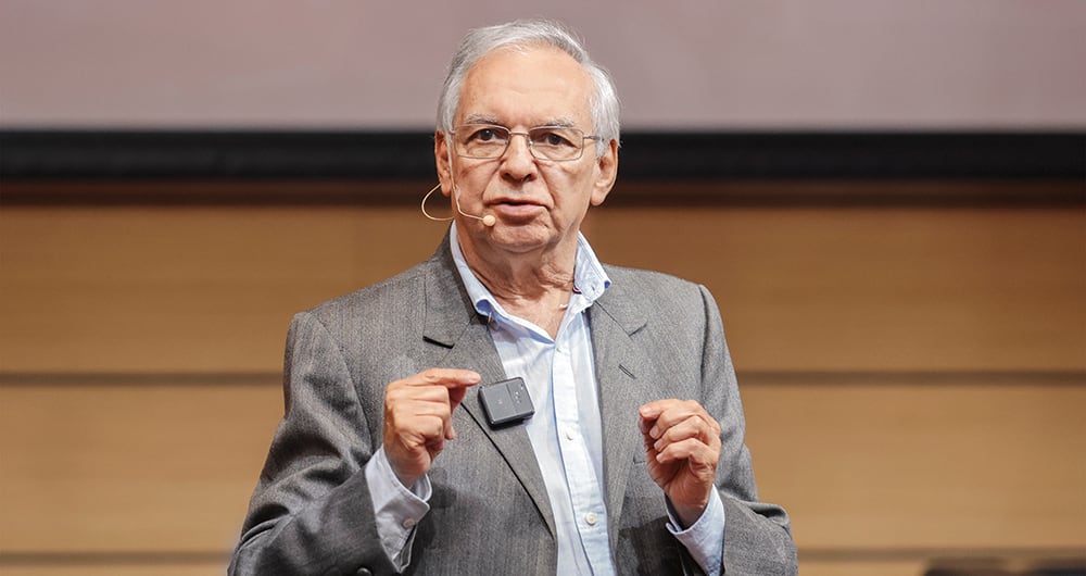   El exministro de Hacienda Ricardo Bonilla fue defendido por el presidente Petro, pero, al mismo tiempo, reconoció transacciones con congresistas.