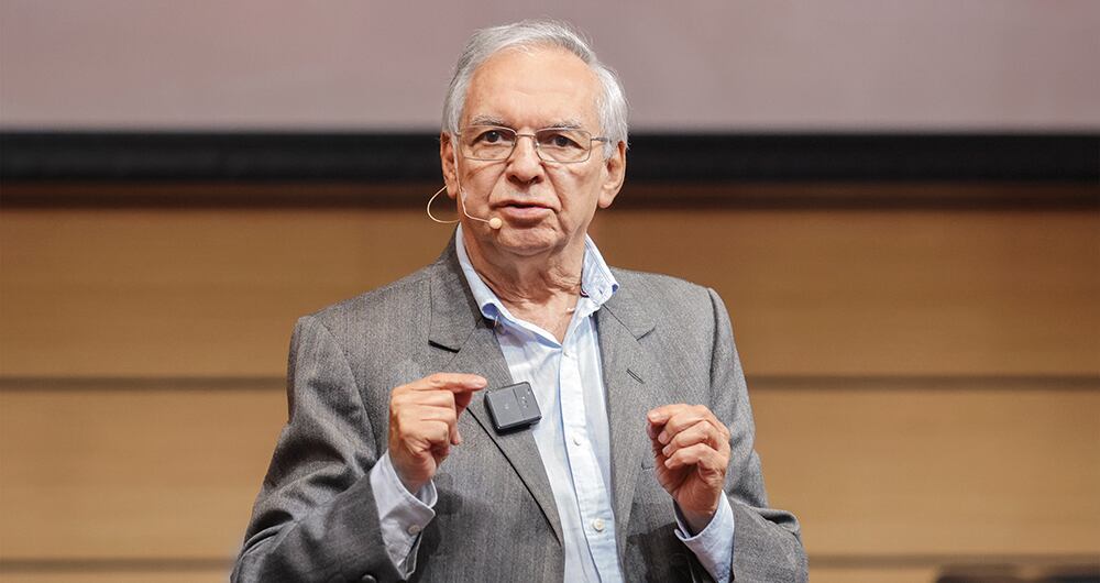 El exministro de Hacienda Ricardo Bonilla fue defendido por el presidente Petro, pero, al mismo tiempo, reconoció transacciones con congresistas.