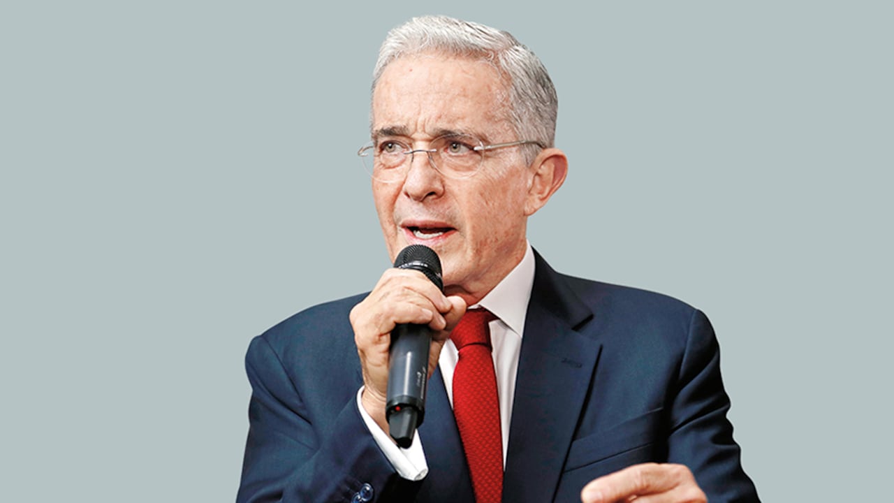 El expresidente Álvaro Uribe Vélez criticó la reforma pensional.